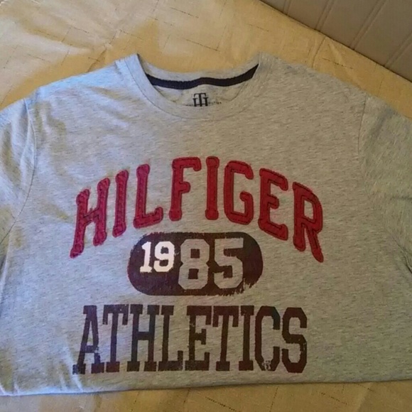 Tommy Hilfiger Other - T shirt Tommy Hilfiger
